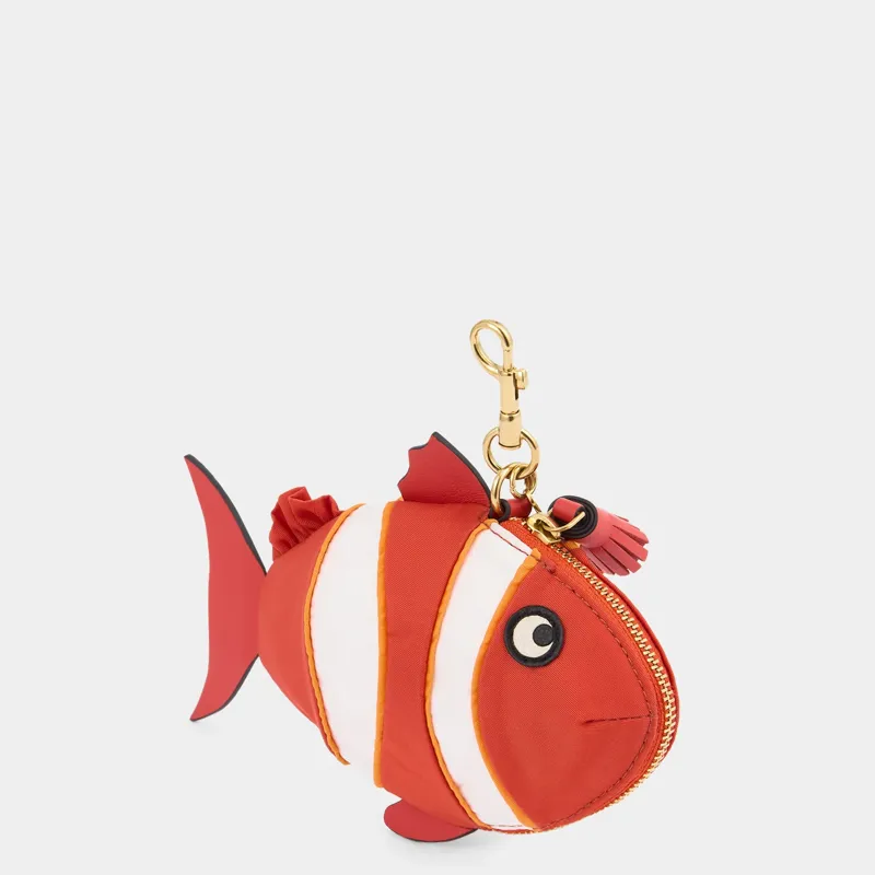 多莉魚掛飾零錢包,NT$7,580。(Club Designer提供)