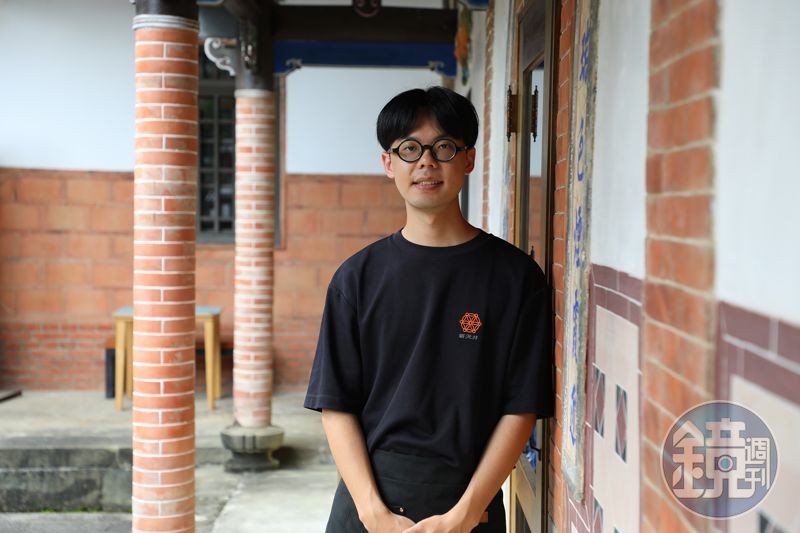 老闆古蜜想讓開在忠恕堂裡的甜點店,如同天井般,讓人「抬頭看見更多可能性」。