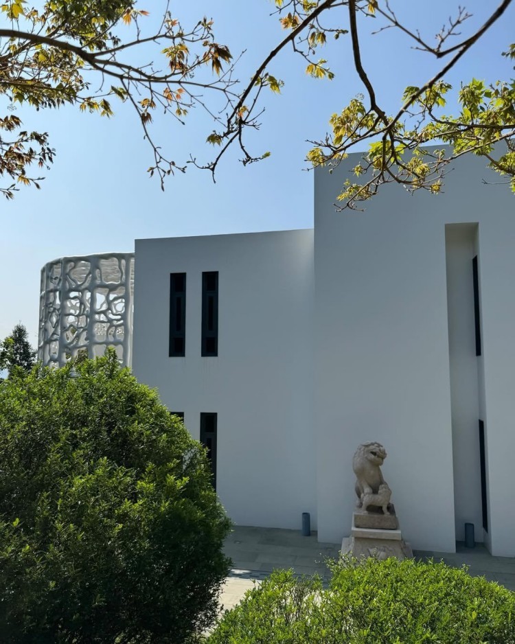 隱身於陽明山的私人美術館「Garden91草山玉溪」,是近年在網路上備受關注的秘境景點。