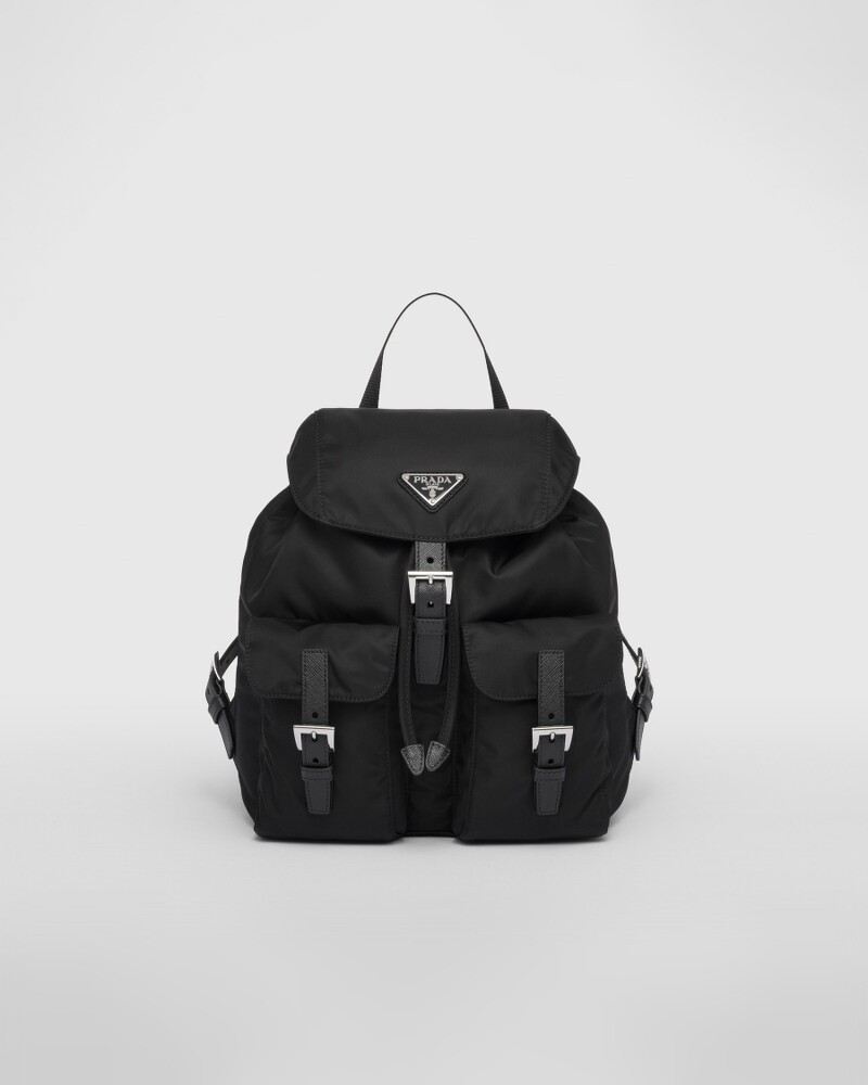 Small Re-Nylon backpack NT.75,000、尺寸:28 x 23.5 x 12 公分