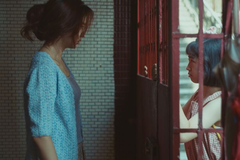 9m88雖才34歲,卻演出有個10幾歲女兒白小櫻的媽媽。(甲上提供)