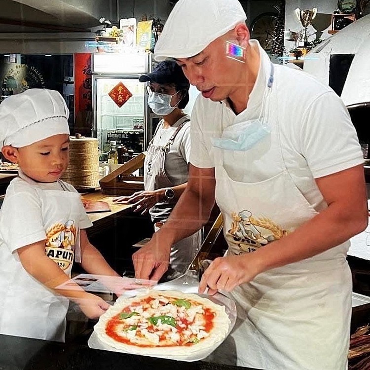 位於台北萬華的「Cura Pizza」，是由一位遠赴義大利學藝回國的披薩職人所開。