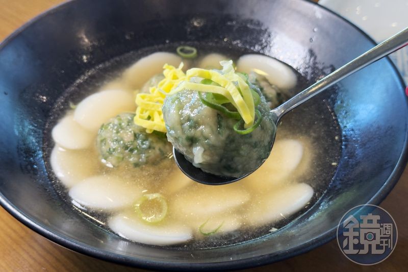 「無皮餃子湯」味道清淡順口,體現北韓樸實而溫暖的飲食文化。(韓幣12,000元/份,約NT$288)