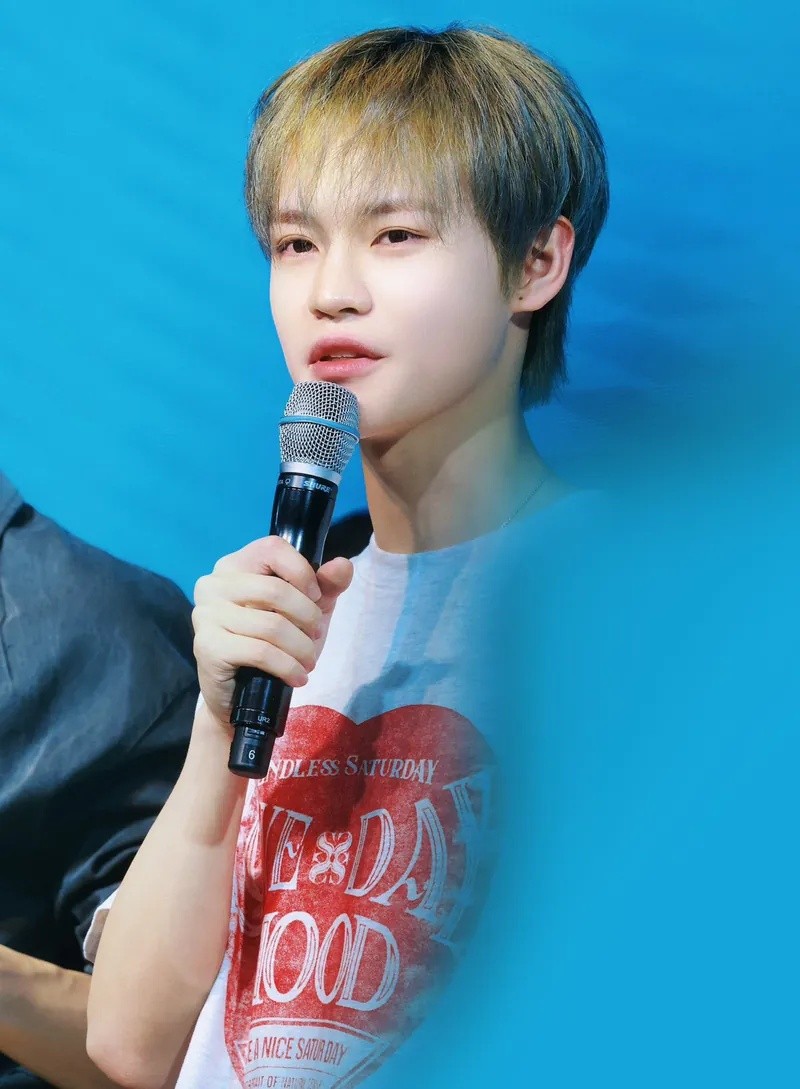 值得一提的是,這款還是 NCT DREAM 鍾辰樂的同款。無論是想追星,還是單純喜歡復古風,這件都能滿足。