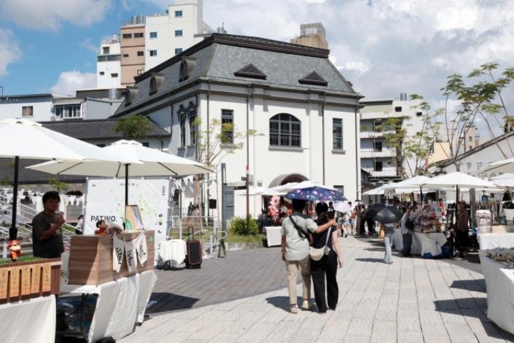 台南西市場的改建計劃分為兩大階段:一是古蹟本體的修復,二是周邊街廓整建。古蹟本體修復於 2017 年展開,2021 年完工,總體改建費用超過 1.35 億元。