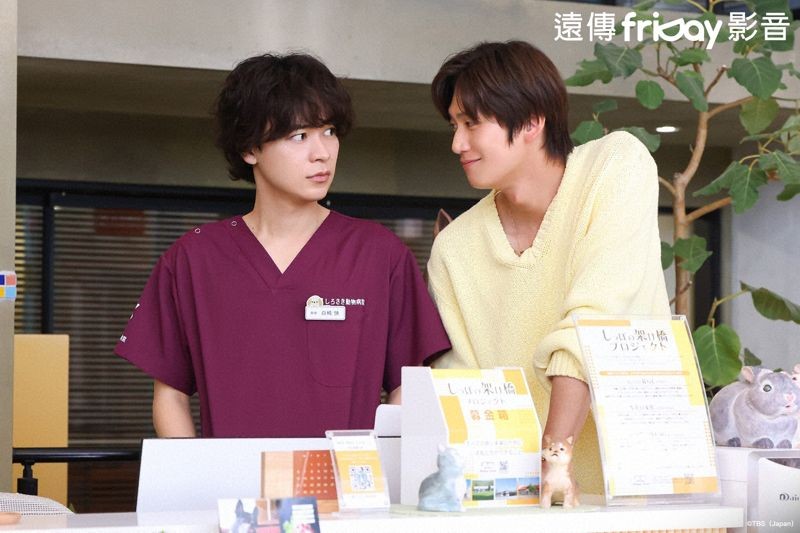 羅人友(右)第一次參與日本戲劇演出,與成田凌合作默契良好。(friDay影音提供)