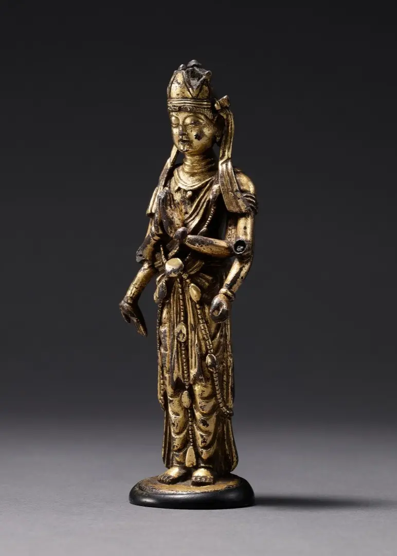 ▲「Art of Bessie Chen」推出唐代渤海國〈銅鎏金六臂菩薩〉。(圖/台北文華藝博提供)
