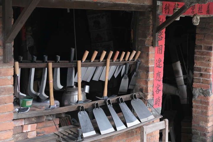 ▲透過雙溪老街的走讀介紹，感受在地特色人文，沉浸於淡蘭古道的歷史痕跡。　圖：新北市政府觀光旅遊局／提供