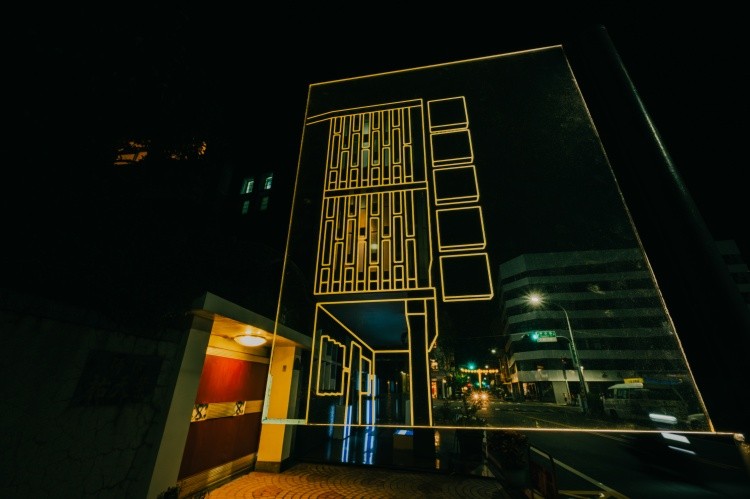 《有名字的藍色方盒》陳彥富|葉天祐律師樓