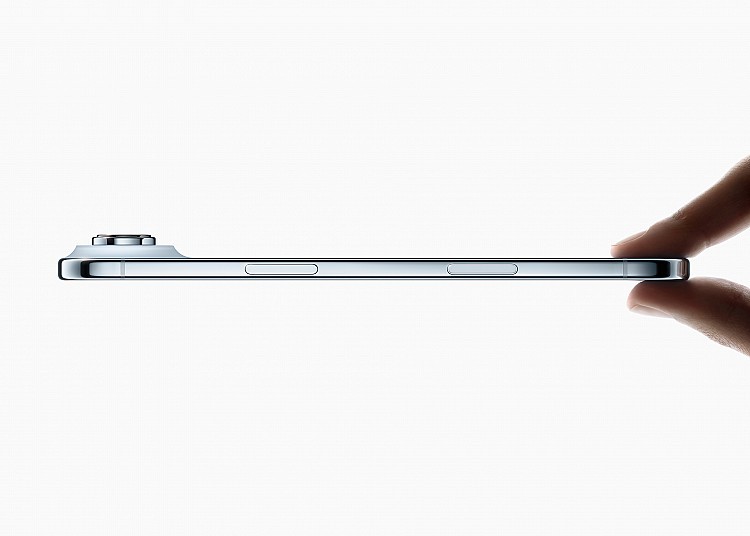 「iPhone Air」也是今年話題之一！以僅5.6公釐的纖薄身形，小了約1.5倍，刷新歷代iPhone的設計紀錄。