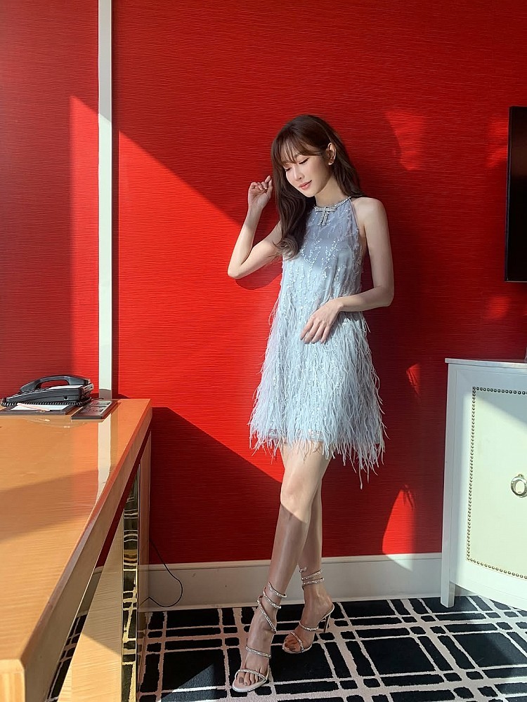 曾莞婷身材管理秘訣4:按摩+抬腿