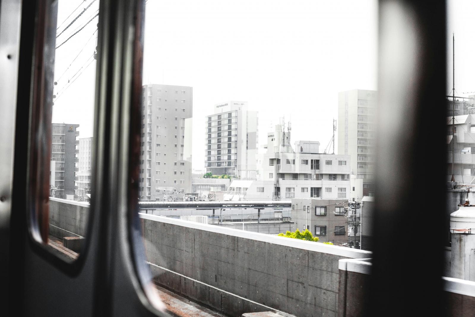 除非你是走極低價路線、學生團或外交官,否則在大阪訂房時幾乎都要計入這筆額外支出。