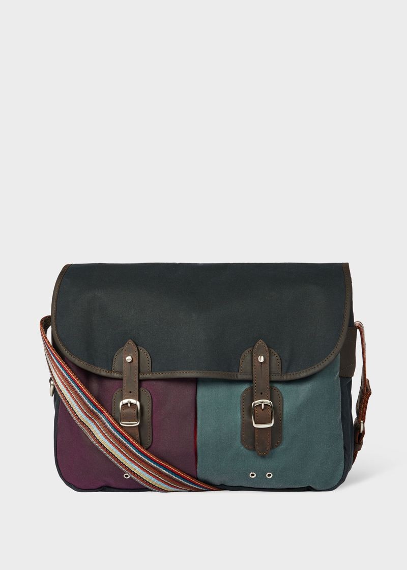Paul Smith Loves Barbour色塊拼接郵差包。NT$10,000(藍鐘提供)