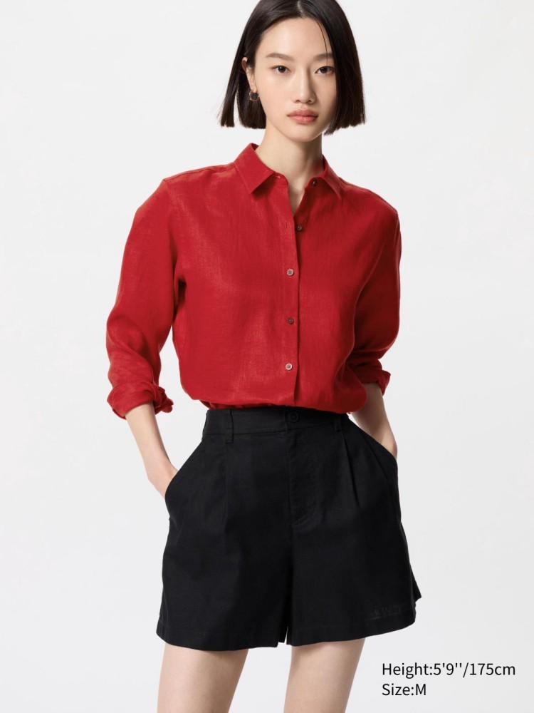 Uniqlo經典特級亞麻襯衫，是換季衣櫃中不可或缺的單品。以100%天然亞麻製成，透氣涼爽、觸感自然，微微的光澤與輕盈布感，讓整體造型在簡約中散發質感氣息。