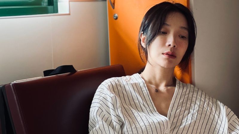 蔡淑臻在《左撇子女孩》中把成熟女性的困境與進退表現自然流暢。(光年映畫提供)