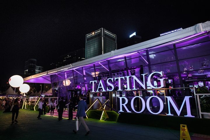 ▲深受食客期待的「品味館晚宴」雲集五位本地及國際頂尖名廚，聯手呈獻一場《超粵之味》十手豐盛晚宴。　圖：香港旅遊發展局／提供