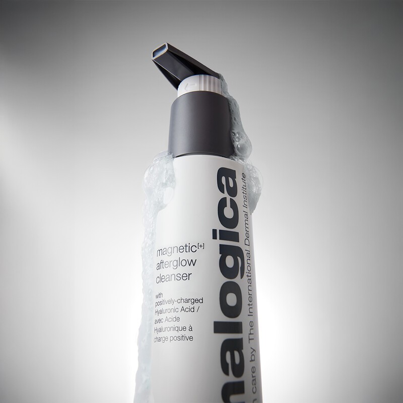 dermalogica德卡磁光晶透潔膚乳情境圖。