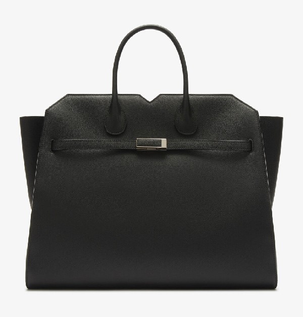 Valextra「Milano」融合了力量、華麗與寧靜,完美詮釋了「Quiet Luxury」的精髓,由內而外展現了精湛的工藝之美。