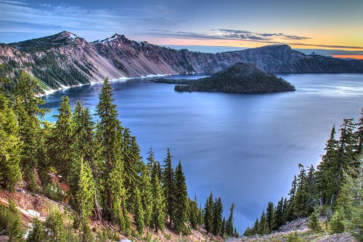 ▲奧勒岡州火山口湖國家公園，湖水湛藍深邃。　圖：shutterstock／來源