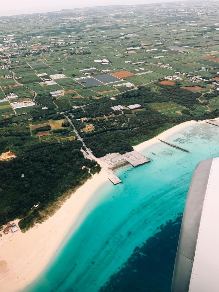 宮古島一直是「想去卻有點麻煩」的海島:過去台灣旅客多半靠郵輪停靠,或先飛沖繩再轉機,真正落地前往往被轉乘時間拉長。