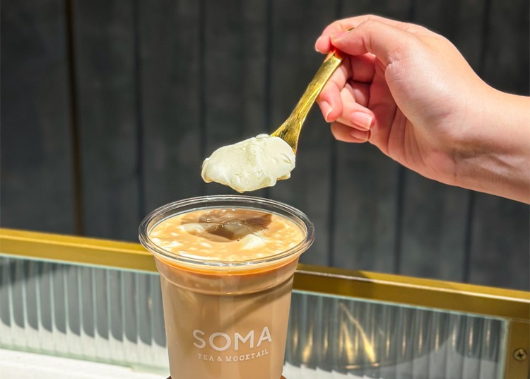 SOMA特調飲品中山概念店近日攜手台東排隊名店山海豆花,把永康街一碗難求的天然鹽滷絹豆花,首次放進飲品系統裡。