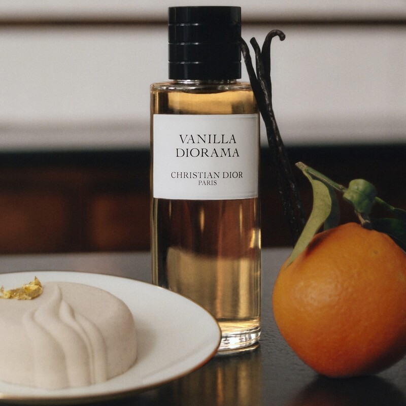 DIOR香氛世家澄金梵尼蘭Vanilla Diorama 50ml,NT6,700、100ml,NT10,900