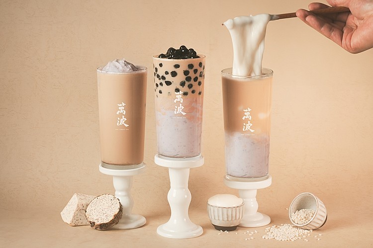 迎接秋冬,萬波島嶼紅茶推出季節限定「芋頭系列」,以濃郁卻不厚重的芋香風味,為轉涼的日常注入溫柔暖意。