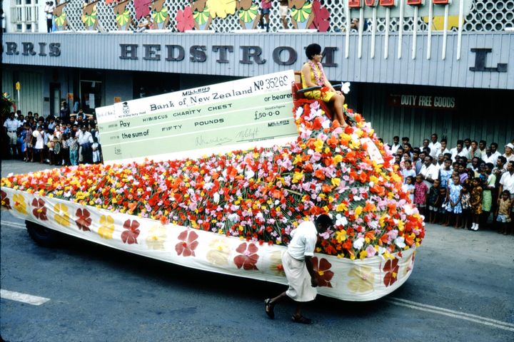 ▲創始於1947年的花車遊行，最大特點是所有花車都是用如鬱金香等球莖花類所裝飾而成。　圖：永信旅遊／提供