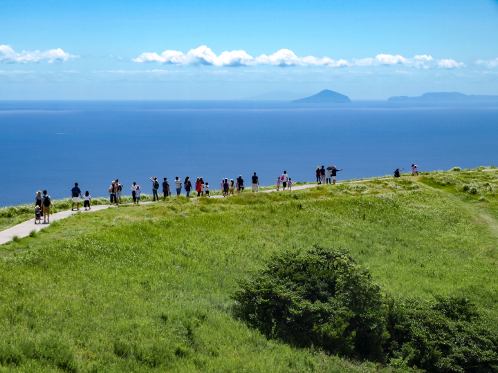 ▲山頂步道可以眺望伊豆半島、相模灣。　圖：伊東市／提供