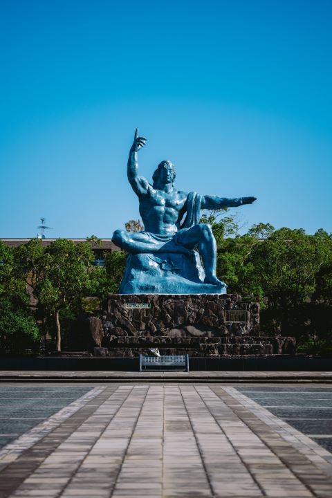 ▲和平祈念像象徵長崎市民對和平的祈願。　圖：長崎縣觀光聯盟／提供