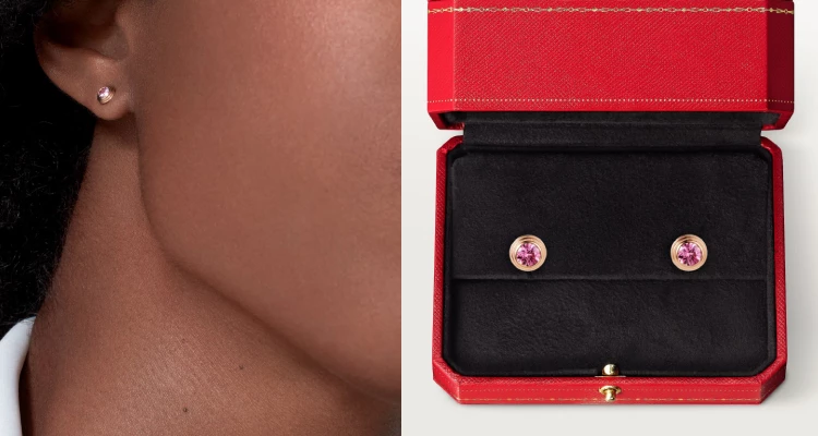 Cartier「D'Amour」系列優雅地重現了1938年的經典款式,造型小巧精緻而圓潤。玫瑰金溫柔地環抱著中間兩小顆粉紅色藍寶石,讓舉手投足間,隱約透出一種世家才有的底蘊與從容。這是一份不被潮流左右的禮物,如同母親那份安靜而恆久的愛。(商品價格約:NTD 52,000)