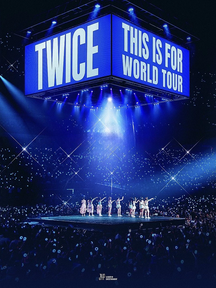 出道至今不斷刷新女團紀錄的 TWICE,去年適逢出道 10 週年,巡迴演唱會「THIS IS FOR」終於在 11/22、11/23 登上高雄世運主場館,陪全台 ONCE 們度過難忘的兩個夜晚,她們也將於 2026 年 3/20 至 3/22 帶著一票難求的世界巡迴 《TWICE WORLD TOUR IN TAIPEI》重返臺北大巨蛋盛大開唱。
