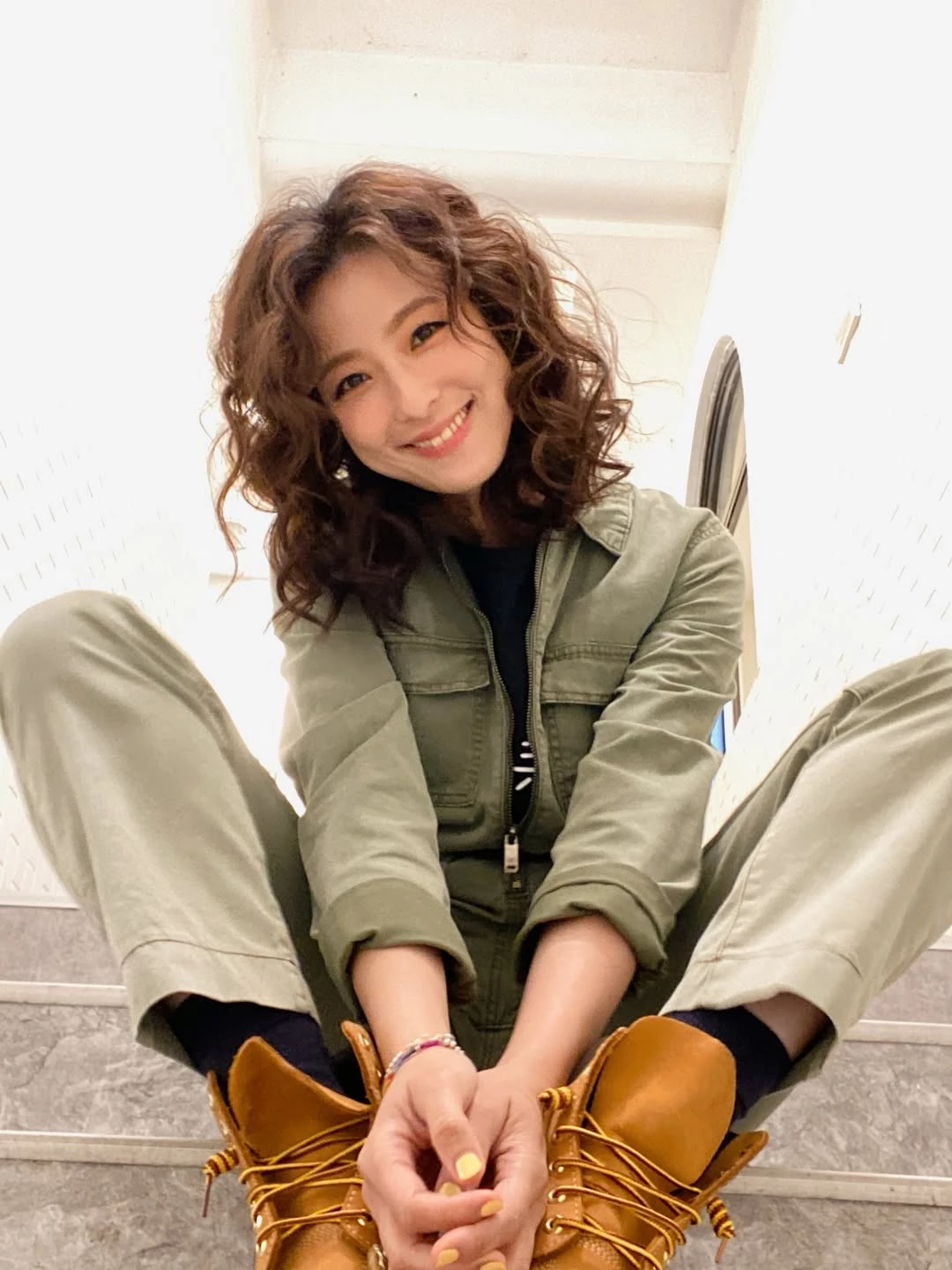 賴雅妍減齡短髮推薦2:羊毛卷中短髮