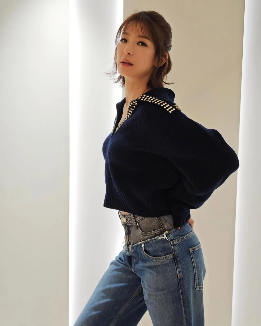 賴雅妍瘦身秘訣5:美背、直角肩靠這四個健身動作