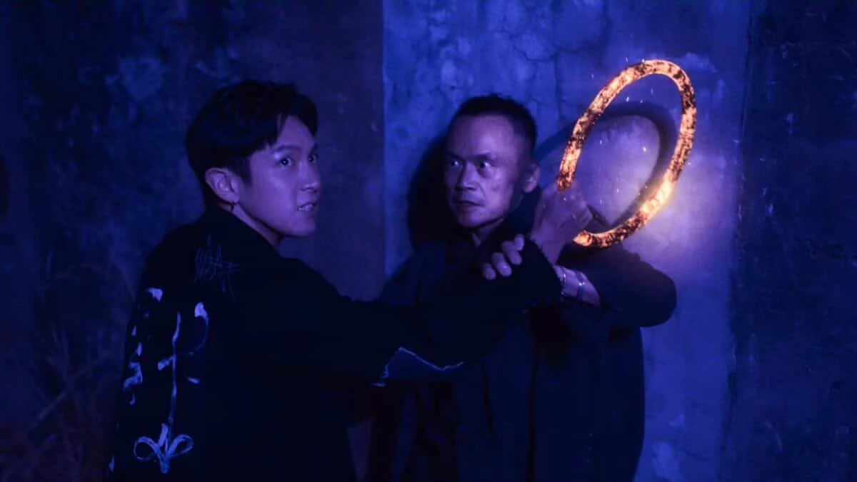 許多粉絲也紛紛敲碗《乩身》的第二季,儘管 Netflix 目前還沒正式宣布將拍攝《乩身》第二季,但是第一季也留下不少伏筆,韓杰經過一次又一次的選擇與贖罪後,已經完成一段主要任務,卻沒有把整個神魔世界觀徹底收乾淨,反而讓主角的乩身宿命、背後更高層級的邪惡力量,以及人神鬼三界的衝突也都還保留延伸可能,都讓人期待能早日聽到《乩身》續作的好消息。