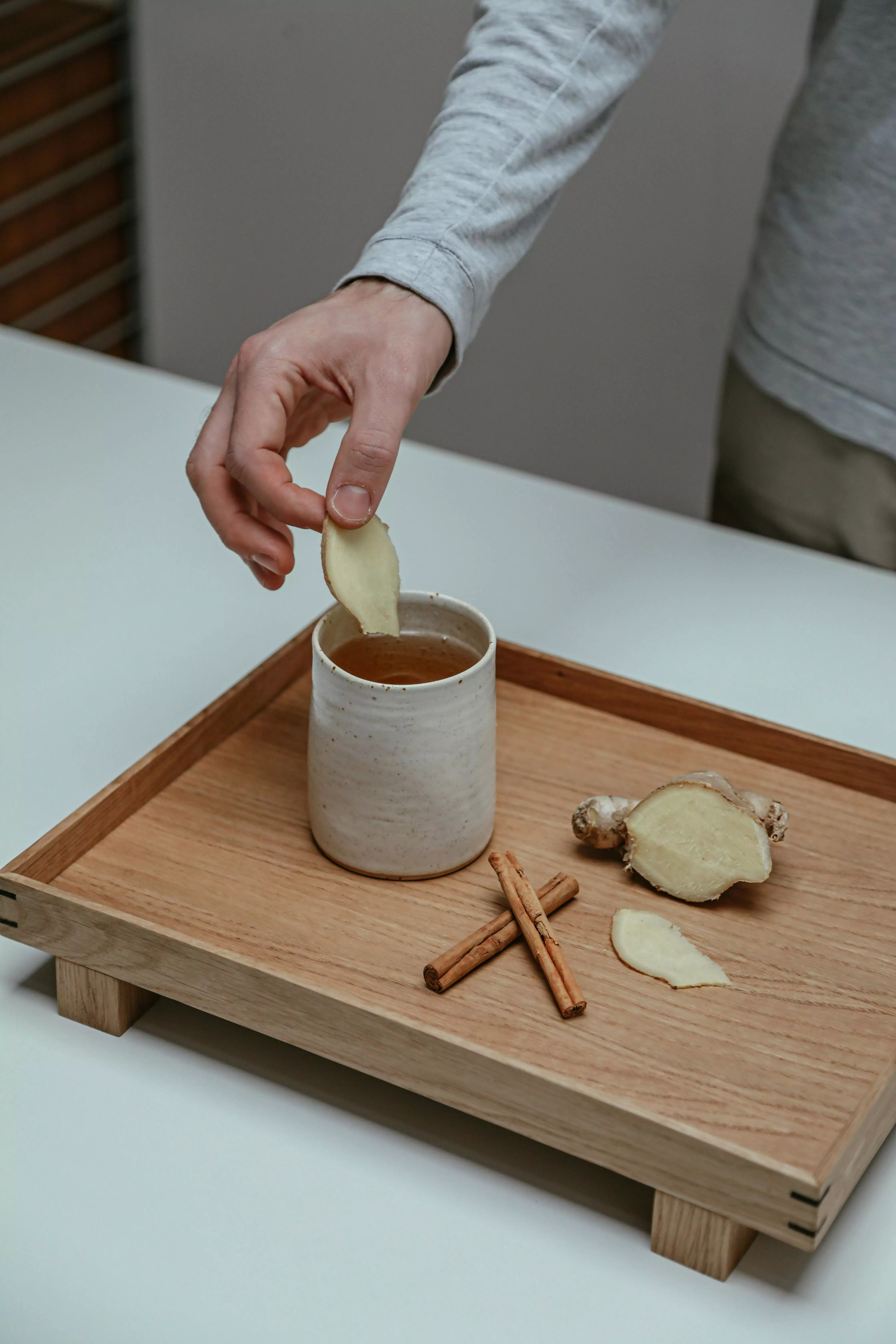 湯唯身材維持養生秘訣3:自製蘋果薑茶