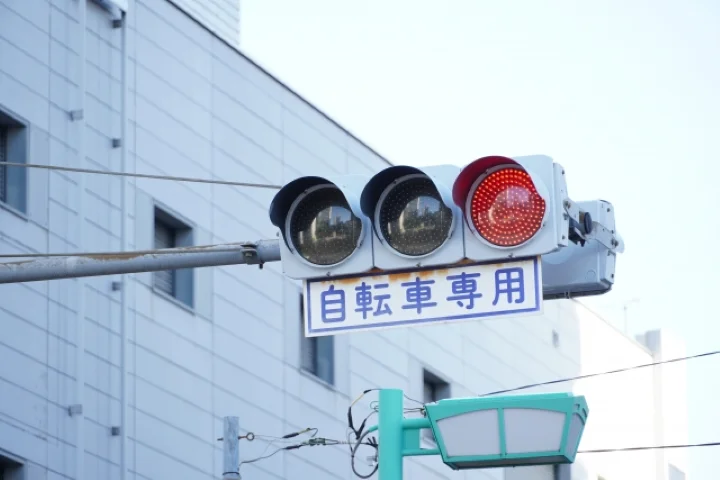 ▲騎乘時應多注意自行車專用號誌。　圖：PHOTO AC／來源