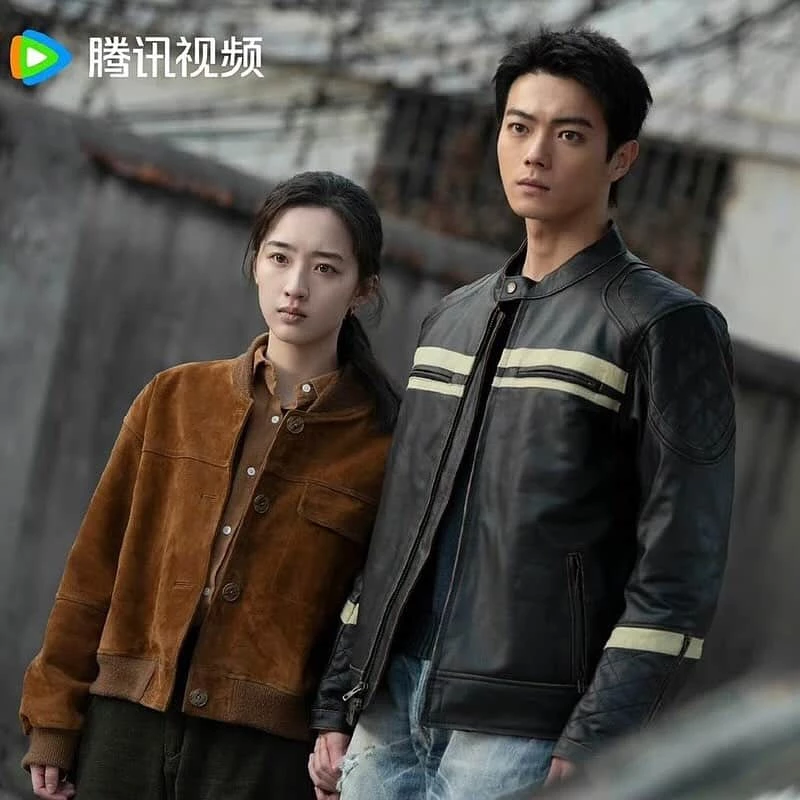 許凱今年則靠著《一甌春》、《方圓八百米》兩部作品再創高峰!與周也主演的《一甌春》飾演一位從家變後從軍的沈潤,一路逆襲成為殿前司指揮官;與丁勇岱、鄧恩熙主演的《方圓八百米》則挑戰粗糲的礦區青年陳輝,兩部劇的突破也再次展現他作為一線男演員的可塑性。