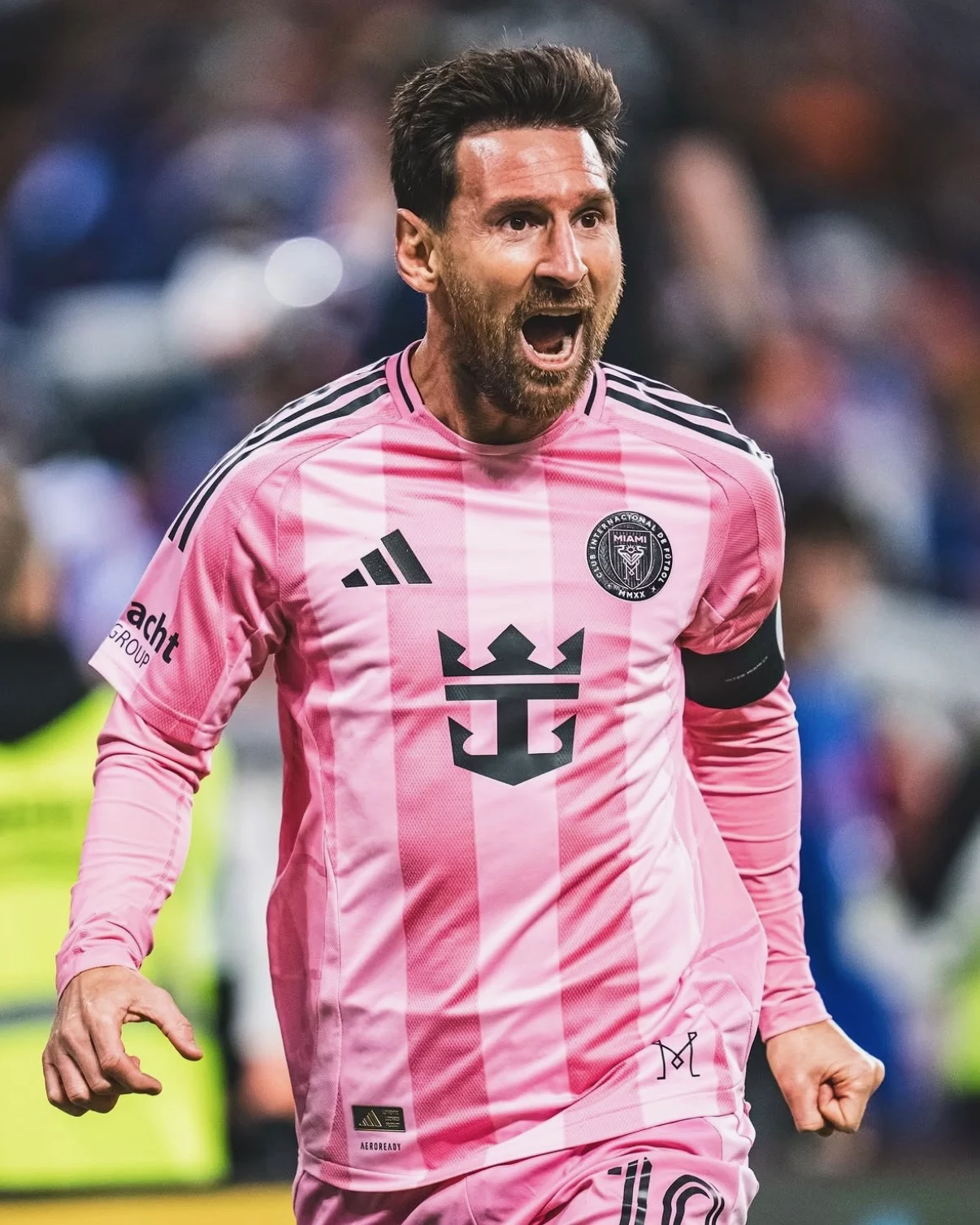 2026 年世界盃有可能是阿根廷隊的梅西(Lionel Messi)最後一次站上世足舞台,他在過去的成就幾乎已經是足球史天花板,曾拿過 8 座金球獎,率領阿根廷贏下 2022 世界盃,並曾在 2014 與 2022 兩度獲得世界盃金球獎。