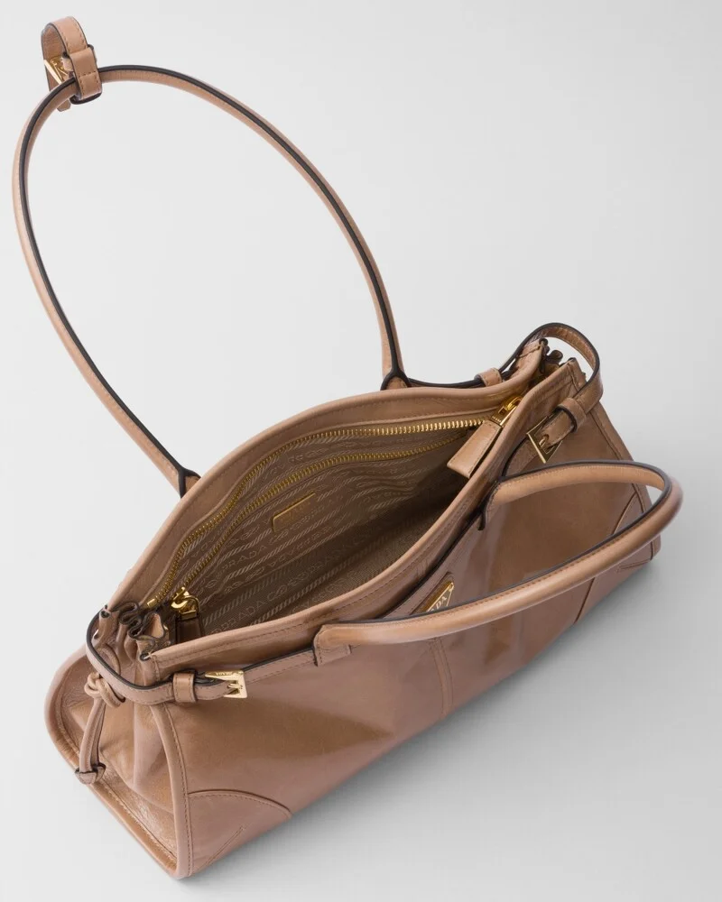 Prada Bonnie 中號皮革手袋 NT.98,000