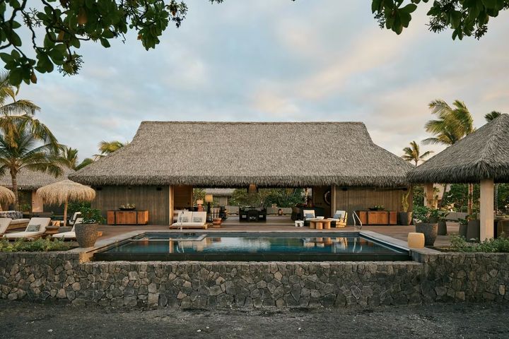 ▲夏威夷傳統茅草屋為「Kona Village」一大特色。　圖：Kona Village, A Rosewood Resort／來源