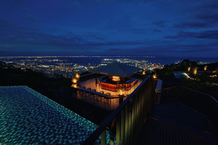 ▲夜晚為夏季限定開放，可以在此飽覽百萬夜景。　圖：神戸布引香草園／提供