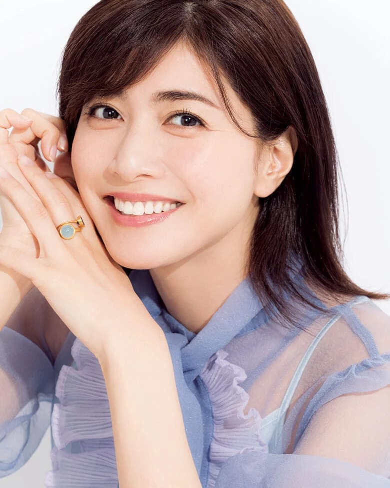 內田有紀短髮造型看不出50歲!