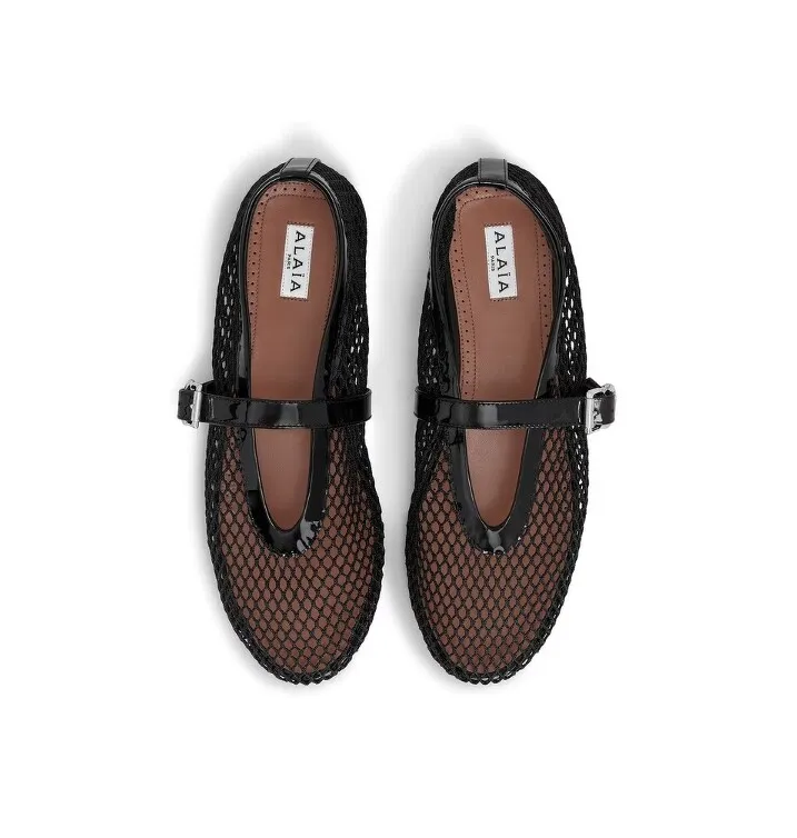 Alaïa漁網平底鞋,NT$31,700。