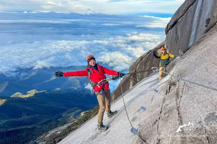 ▲旅客可挑戰世界最高的「鐵索攀登」，沿著峭壁欣賞壯闊景色。　圖：Mount Kinabalu／來源