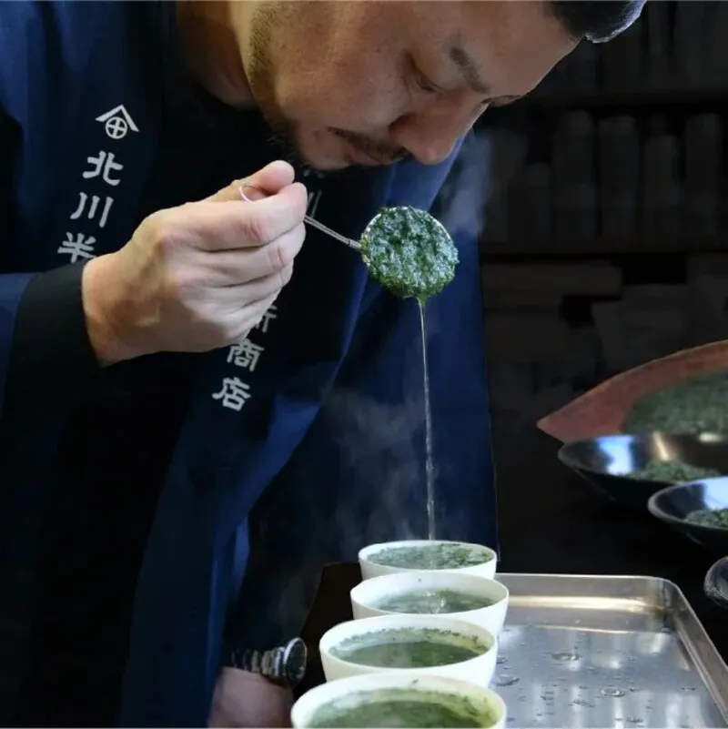 北川半兵衛商店的北川直樹直言，抹茶越受歡迎，維持品質就越難。