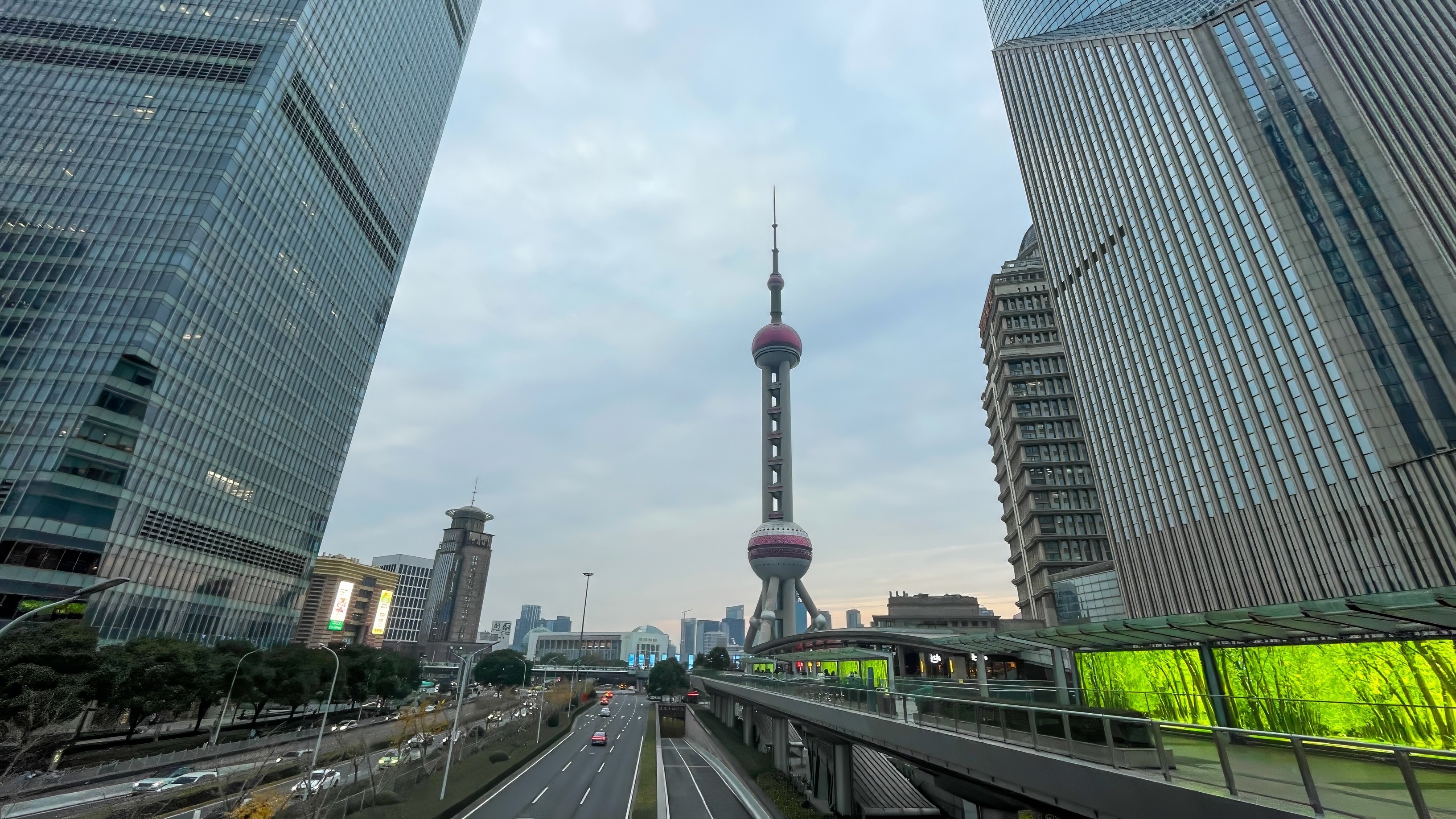 中國韌性與發展背後的邏輯