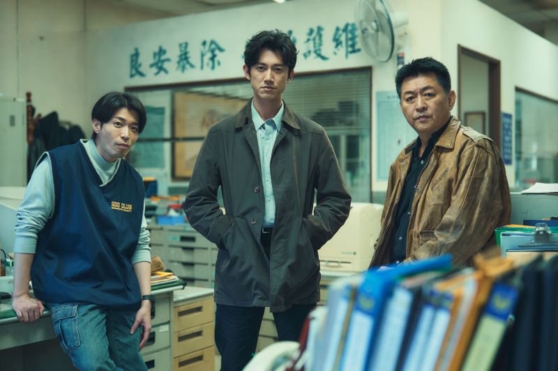 ▲左起侯彥西、吳慷仁、庹宗華的《模仿犯》即將上線。（圖／Netflix）