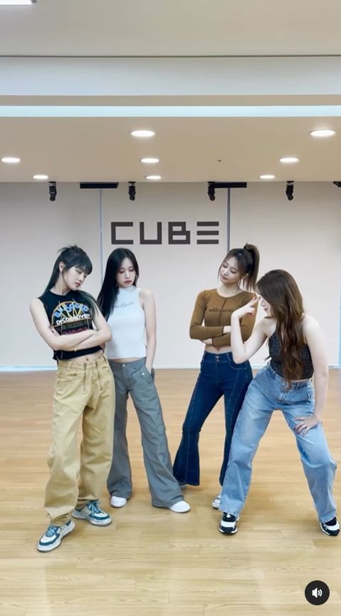 ▲▼(G)I-DLE和TWICE進行舞蹈Challenge。（圖／翻攝自(G)I-DLE IG）