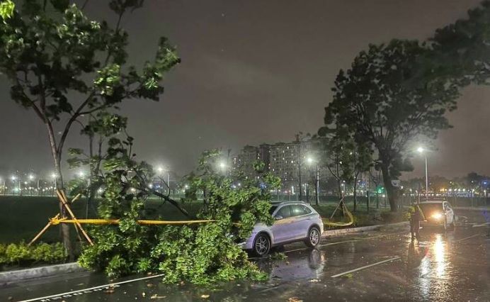 ▲今天上午南部、東部地區仍然要嚴防大雨以及強陣風。（圖／翻攝畫面）⠀⠀⠀⠀⠀⠀⠀⠀⠀⠀⠀⠀⠀⠀⠀⠀⠀⠀⠀⠀⠀⠀⠀⠀⠀⠀⠀